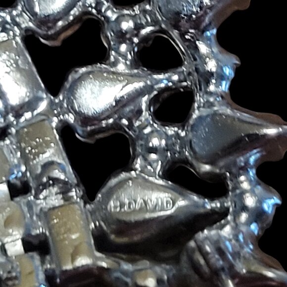 B David Crown Brooch Pin Family Crown Pin Rhinestones Faux Pearls Vintage - Picture 3 of 5